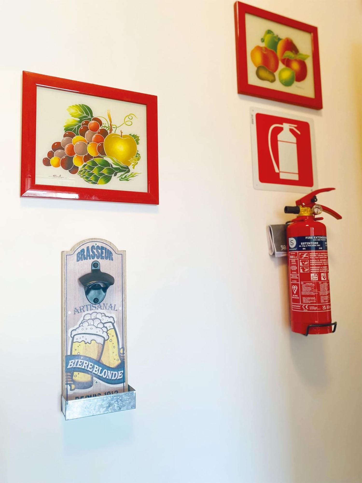 Beautiful Renovated Apartment ,Next To The Beach ! Air-C, Free Parking! Nice Ngoại thất bức ảnh